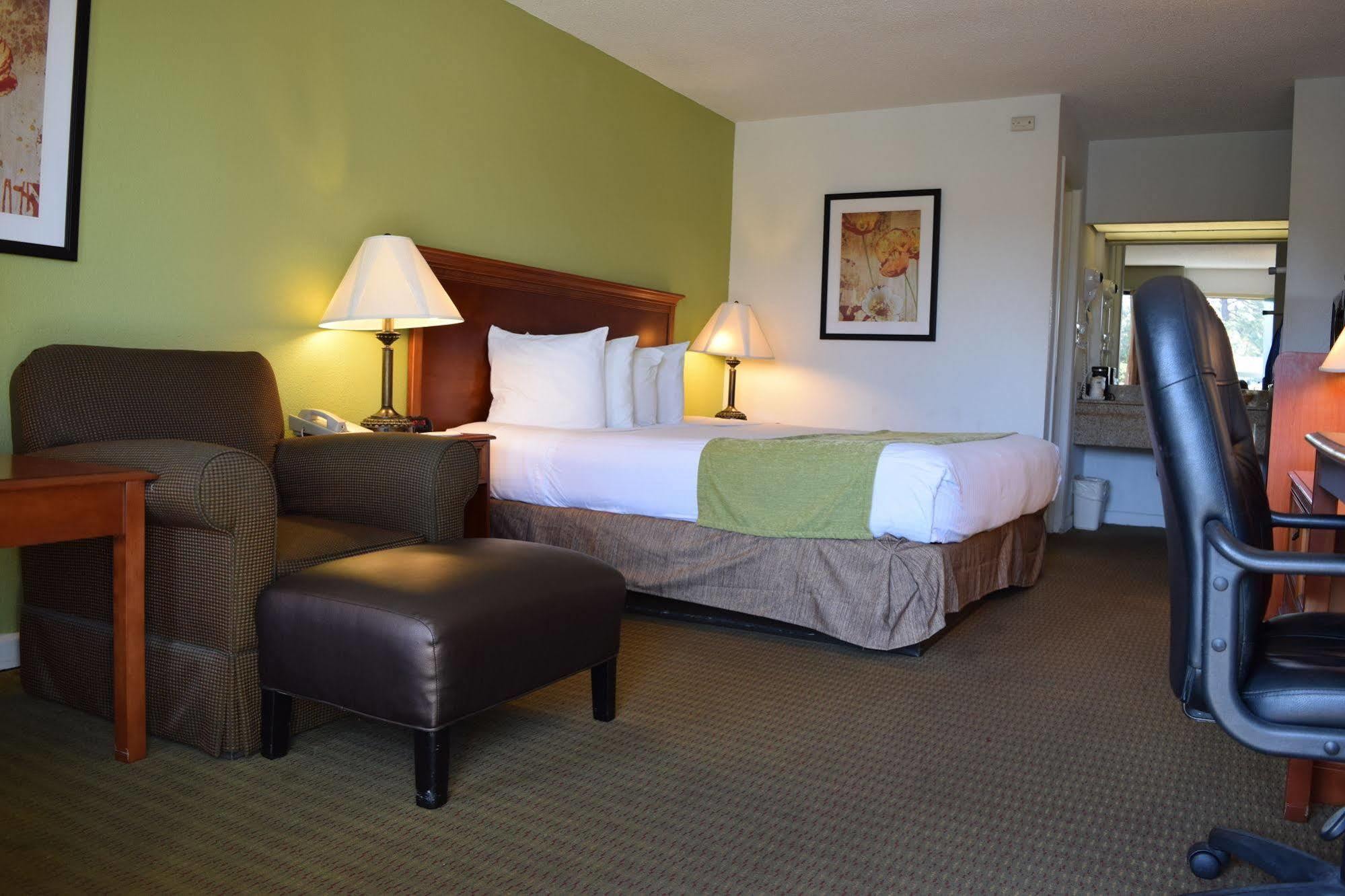 Ramada By Wyndham Savannah Gateway Georgetown Exterior foto